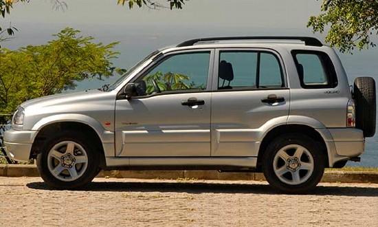 Mid-Sized 4 Door Chevy Tracker 4x4 - Seats 5 people